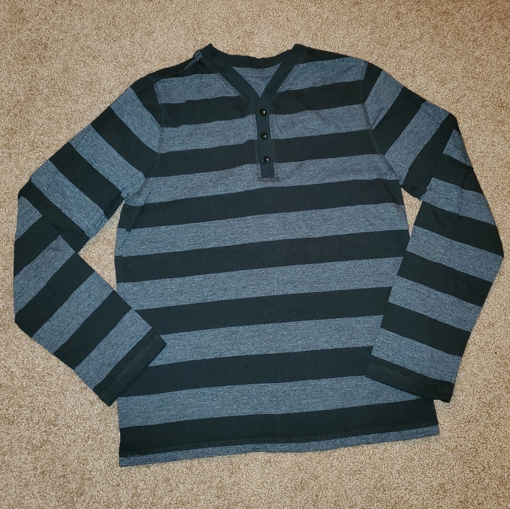 Helix striped tee